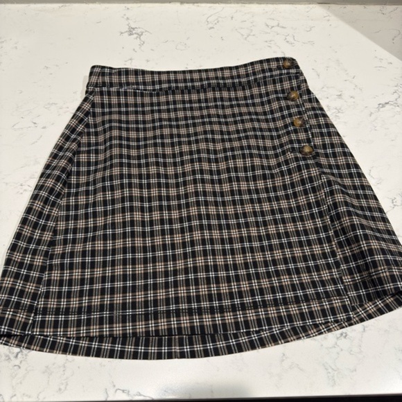 Hollister Plaid Button-Detail Skirt - Picture 1 of 3